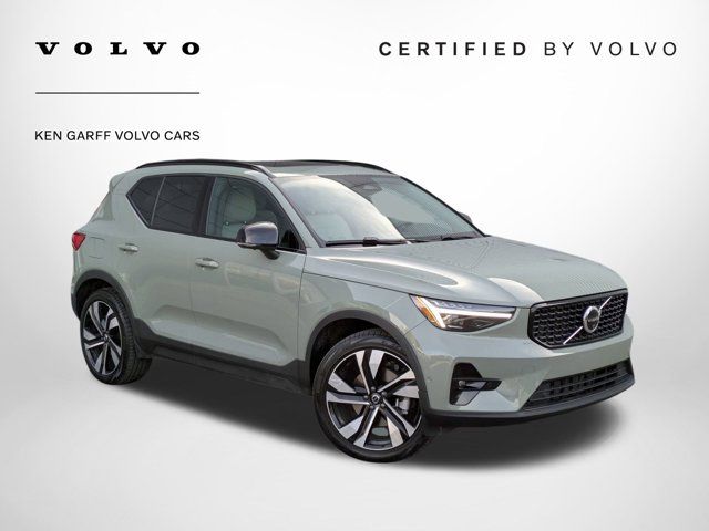 2024 Volvo XC40 Ultimate Dark Theme