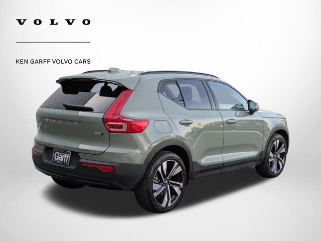 2024 Volvo XC40 Ultimate Dark Theme