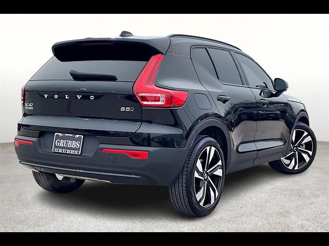 2024 Volvo XC40 Ultimate Dark Theme