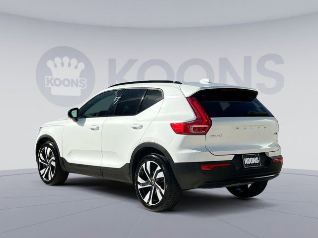 2024 Volvo XC40 Ultimate Dark Theme