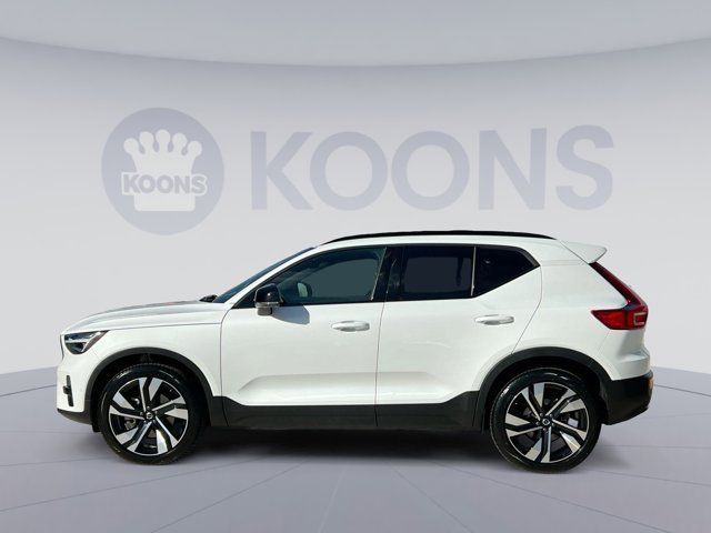 2024 Volvo XC40 Ultimate Dark Theme