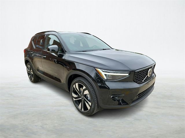 2024 Volvo XC40 Ultimate Dark Theme