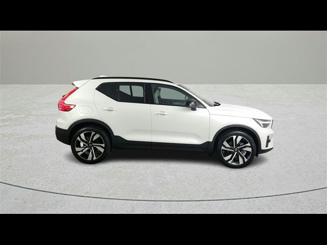 2024 Volvo XC40 Ultimate Dark Theme