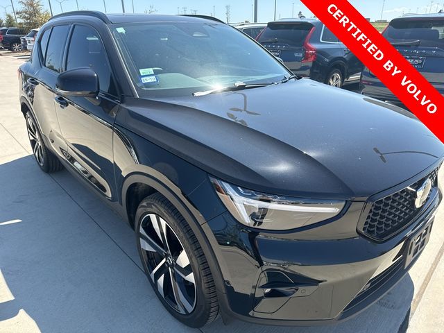 2024 Volvo XC40 Ultimate Dark Theme