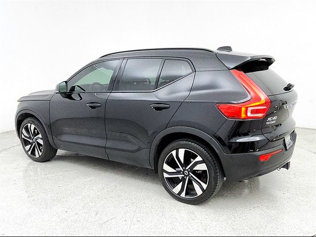 2024 Volvo XC40 Ultimate Dark Theme