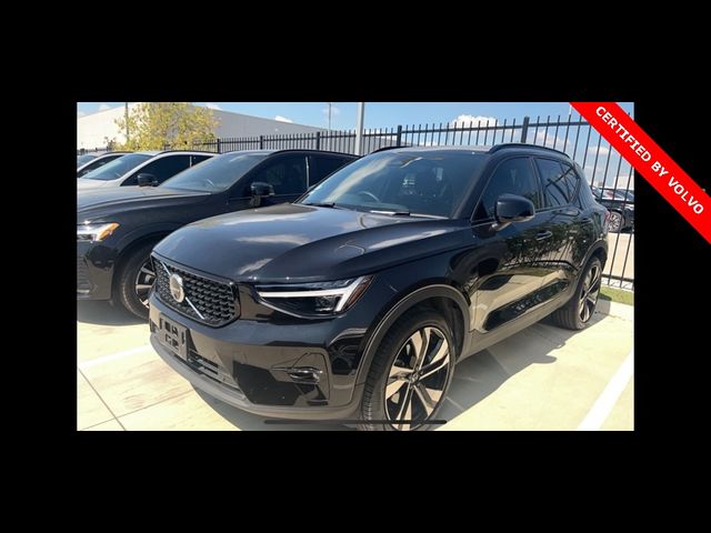 2024 Volvo XC40 Ultimate Dark Theme