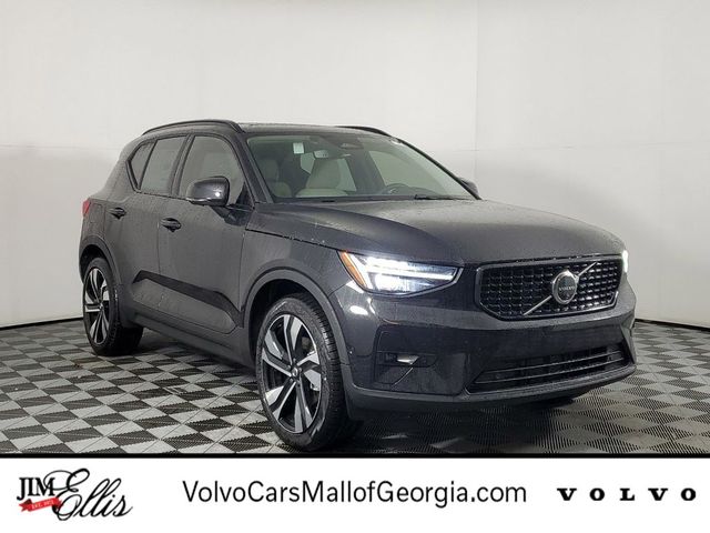 2024 Volvo XC40 Ultimate Dark Theme