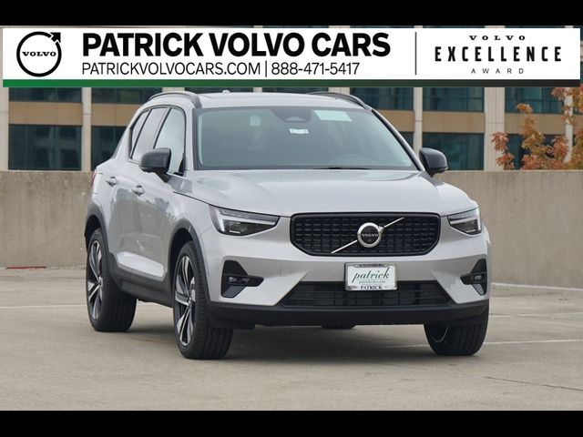 2024 Volvo XC40 Ultimate Dark Theme