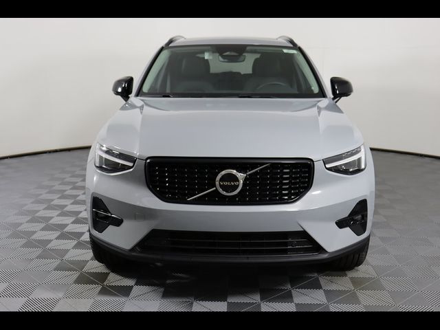 2024 Volvo XC40 Ultimate Dark Theme