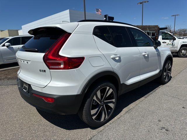 2024 Volvo XC40 Ultimate Dark Theme