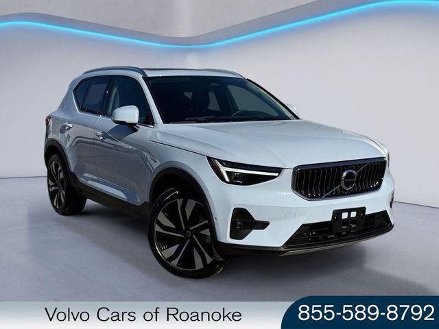 2024 Volvo XC40 Ultimate Bright Theme