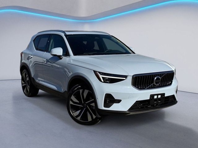 2024 Volvo XC40 Ultimate Bright Theme