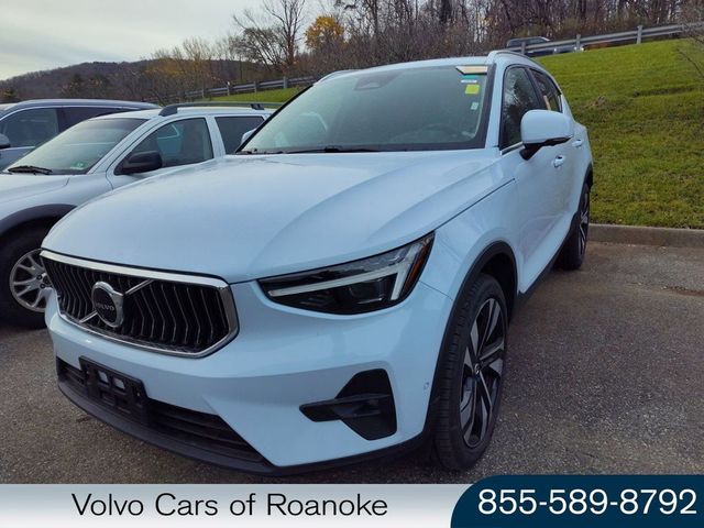 2024 Volvo XC40 Ultimate Bright Theme