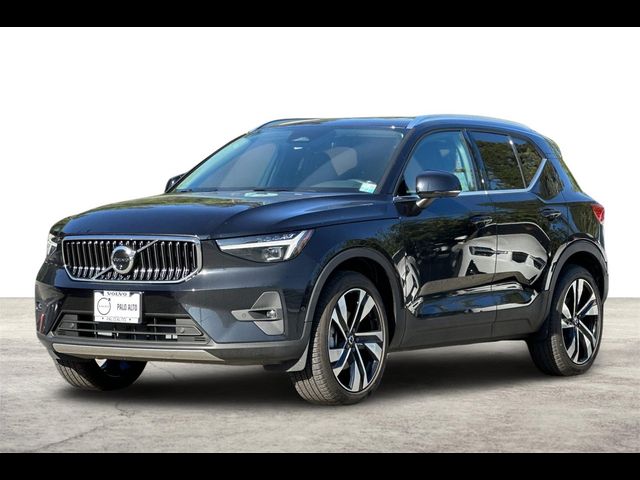 2024 Volvo XC40 Ultimate Bright Theme