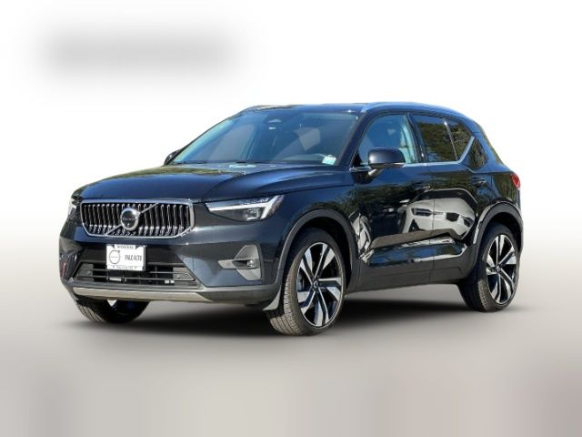 2024 Volvo XC40 Ultimate Bright Theme