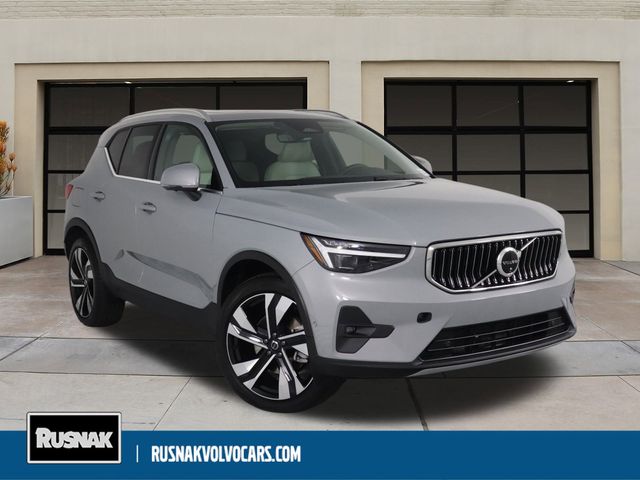 2024 Volvo XC40 Ultimate Bright Theme