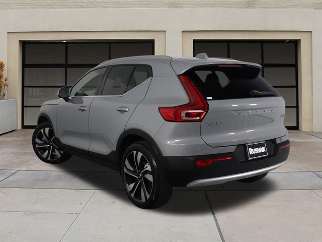 2024 Volvo XC40 Ultimate Bright Theme