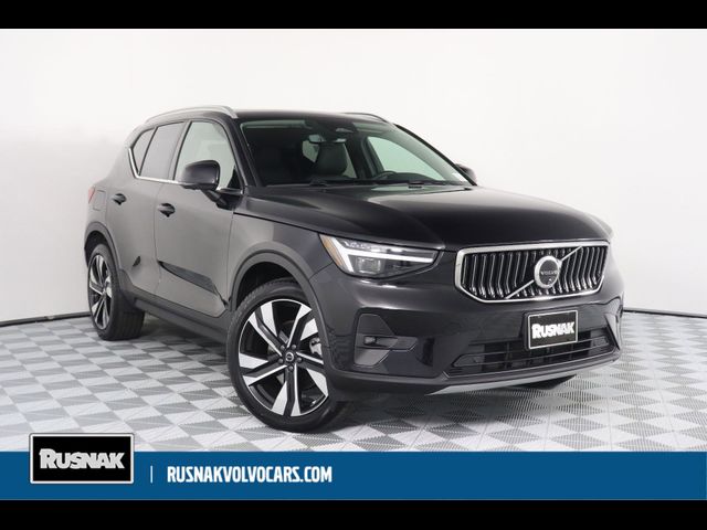 2024 Volvo XC40 Ultimate Bright Theme