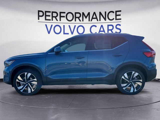 2024 Volvo XC40 Ultimate Bright Theme