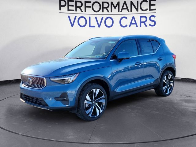 2024 Volvo XC40 Ultimate Bright Theme