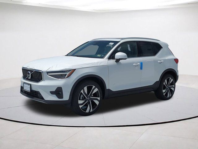 2024 Volvo XC40 Ultimate Bright Theme