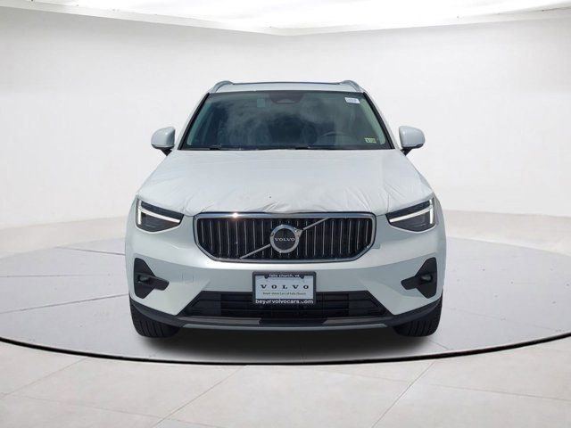 2024 Volvo XC40 Ultimate Bright Theme