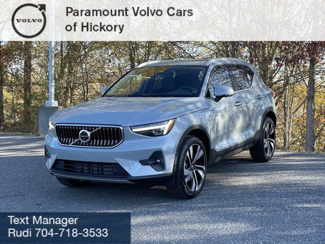 2024 Volvo XC40 Ultimate Bright Theme