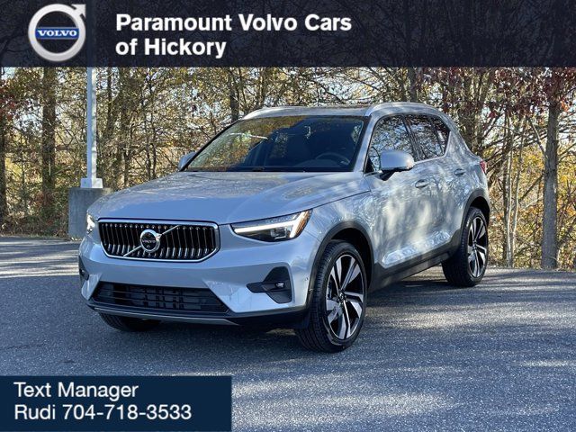 2024 Volvo XC40 Ultimate Bright Theme