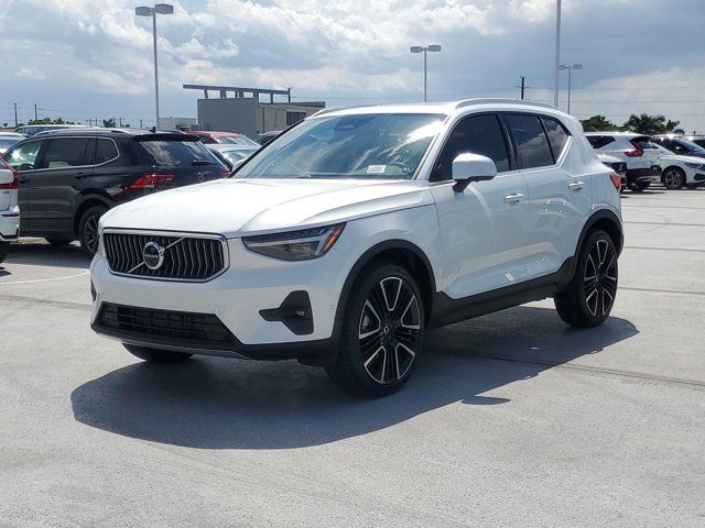 2024 Volvo XC40 Ultimate Bright Theme