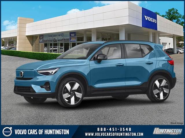 2024 Volvo XC40 Ultimate Bright Theme