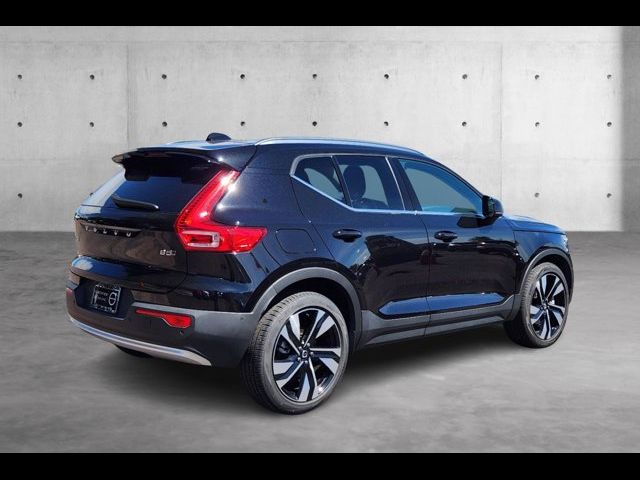 2024 Volvo XC40 Ultimate Bright Theme