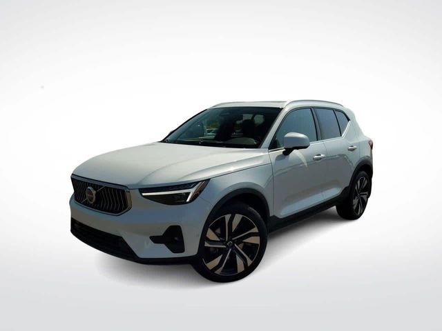 2024 Volvo XC40 Ultimate Bright Theme