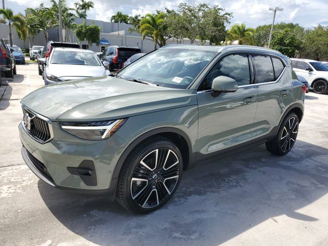 2024 Volvo XC40 Ultimate Bright Theme