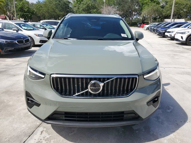 2024 Volvo XC40 Ultimate Bright Theme