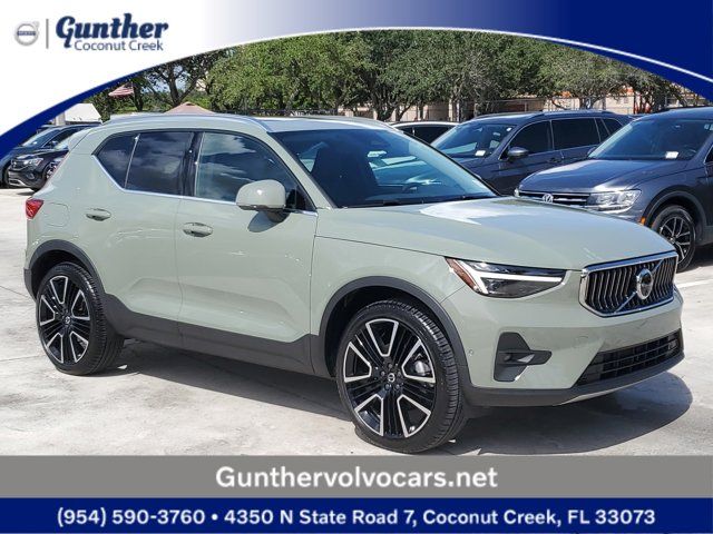 2024 Volvo XC40 Ultimate Bright Theme