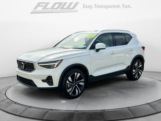 2024 Volvo XC40 Ultimate Bright Theme