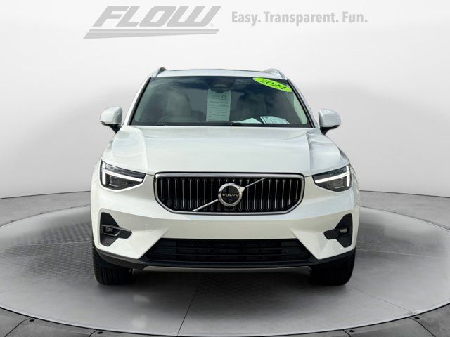 2024 Volvo XC40 Ultimate Bright Theme