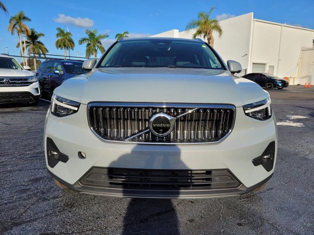 2024 Volvo XC40 Ultimate Bright Theme