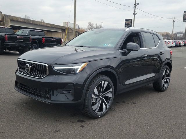 2024 Volvo XC40 Ultimate Bright Theme