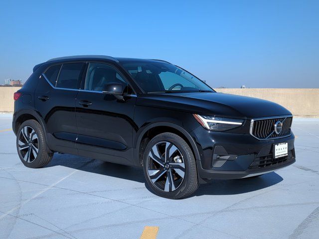 2024 Volvo XC40 Ultimate Bright Theme