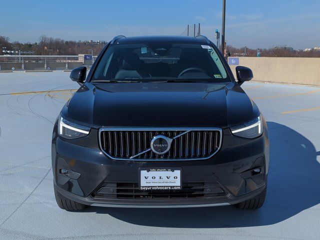 2024 Volvo XC40 Ultimate Bright Theme