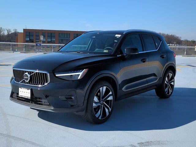 2024 Volvo XC40 Ultimate Bright Theme