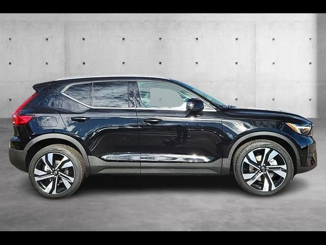 2024 Volvo XC40 Ultimate Bright Theme