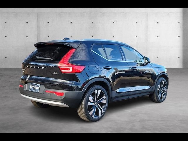 2024 Volvo XC40 Ultimate Bright Theme