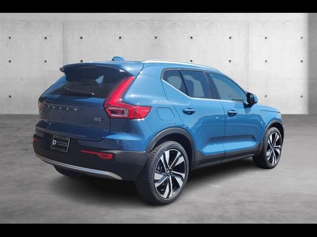 2024 Volvo XC40 Ultimate Bright Theme