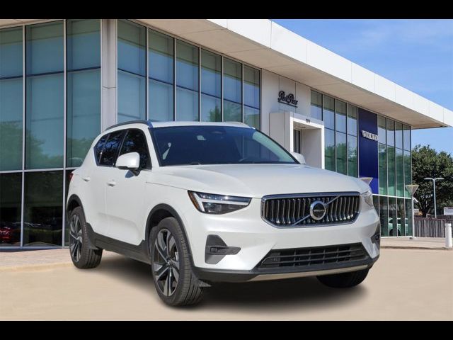 2024 Volvo XC40 Ultimate Bright Theme