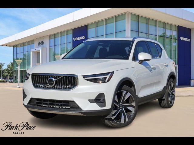 2024 Volvo XC40 Ultimate Bright Theme