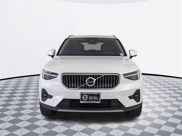 2024 Volvo XC40 Ultimate Bright Theme