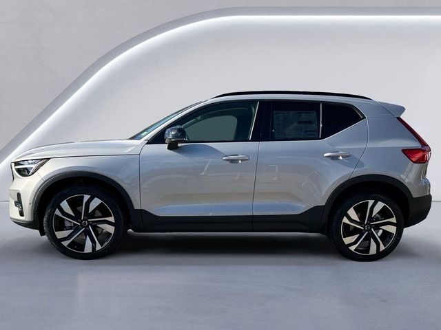 2024 Volvo XC40 Ultimate Dark Theme