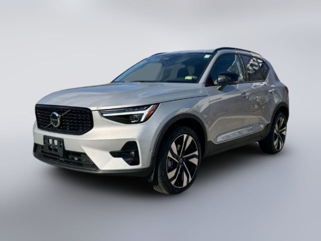 2024 Volvo XC40 Ultimate Dark Theme